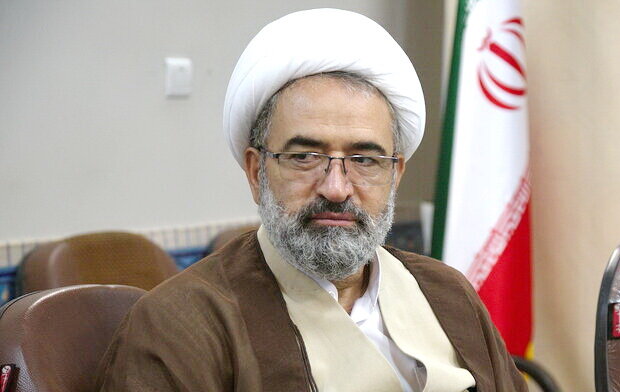 با افتخار می گویم که هیچ قشری مثل روحانیت، سالم نیست