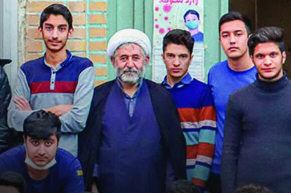 تهذیب در حوزه به معنی منزوی پروری نیست