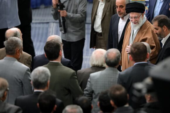 🔻منش یک روحانی نباید فرماندهی باشد