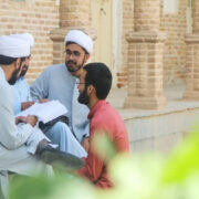 قضاوت اجتماعی در زیست طلبگی