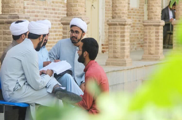 یادداشت| قضاوت اجتماعی در زیست طلبگی