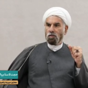 استاد پیروزمند نباید حوزه را صرفا به درگیری با مسائل خرد کشاند!